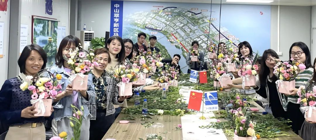 情系“三·八” ，感恩有她